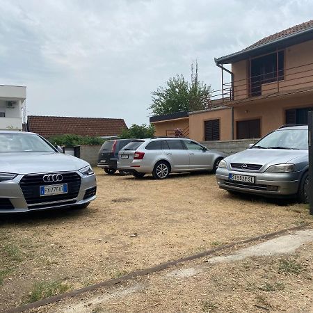 Mc Apartments Ulcinj Esterno foto