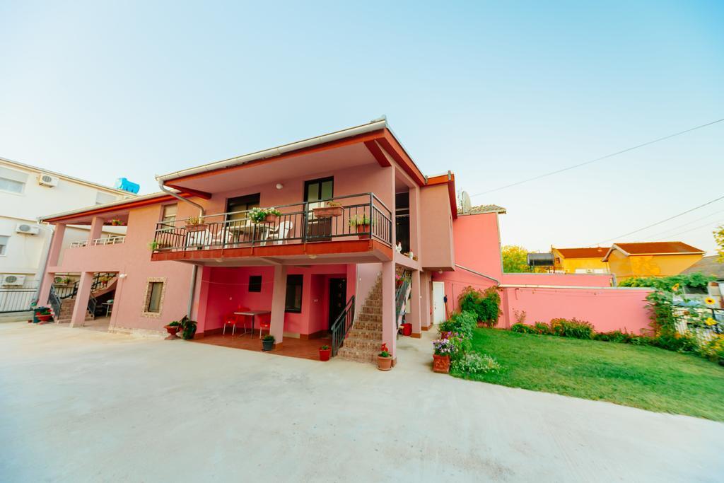 Mc Apartments Ulcinj Esterno foto