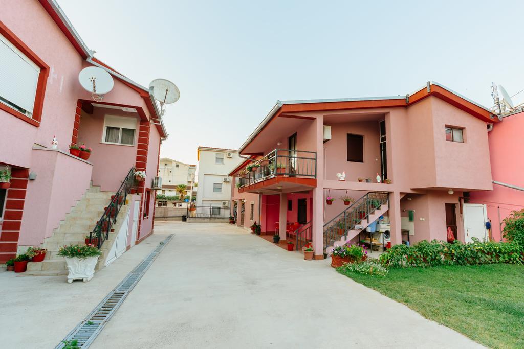 Mc Apartments Ulcinj Esterno foto