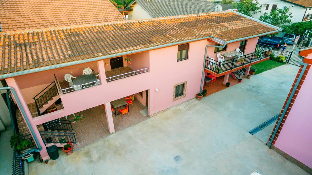 Mc Apartments Ulcinj Esterno foto