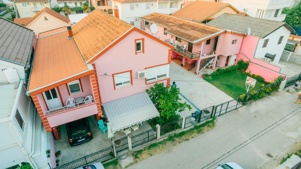 Mc Apartments Ulcinj Esterno foto