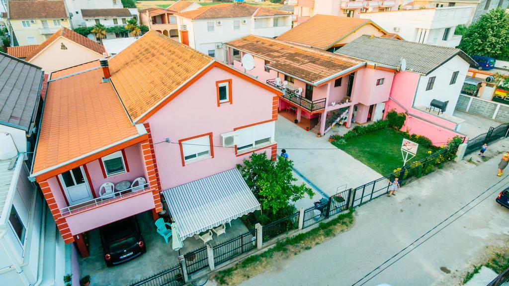 Mc Apartments Ulcinj Esterno foto