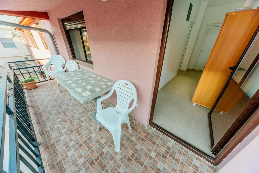 Mc Apartments Ulcinj Esterno foto