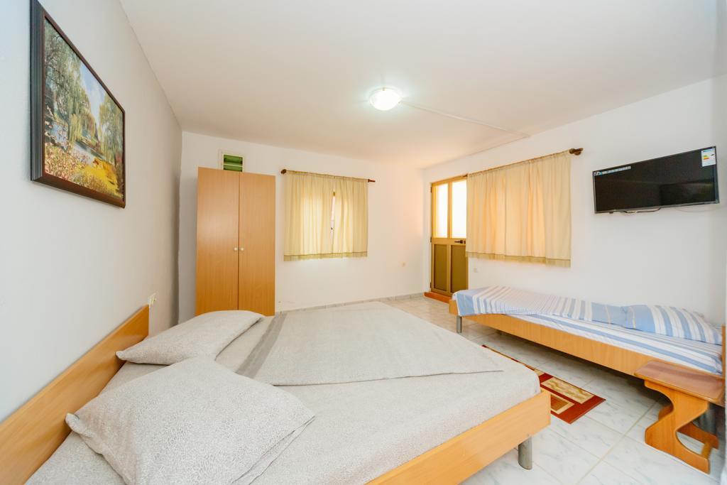 Mc Apartments Ulcinj Esterno foto