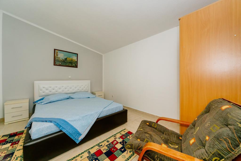 Mc Apartments Ulcinj Esterno foto