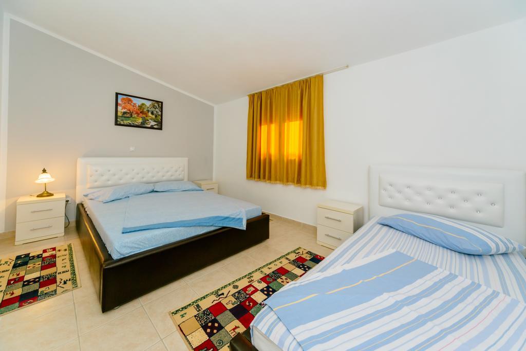 Mc Apartments Ulcinj Esterno foto