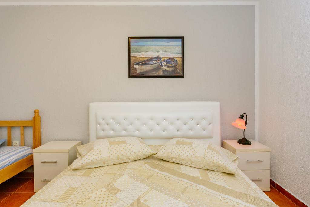 Mc Apartments Ulcinj Esterno foto