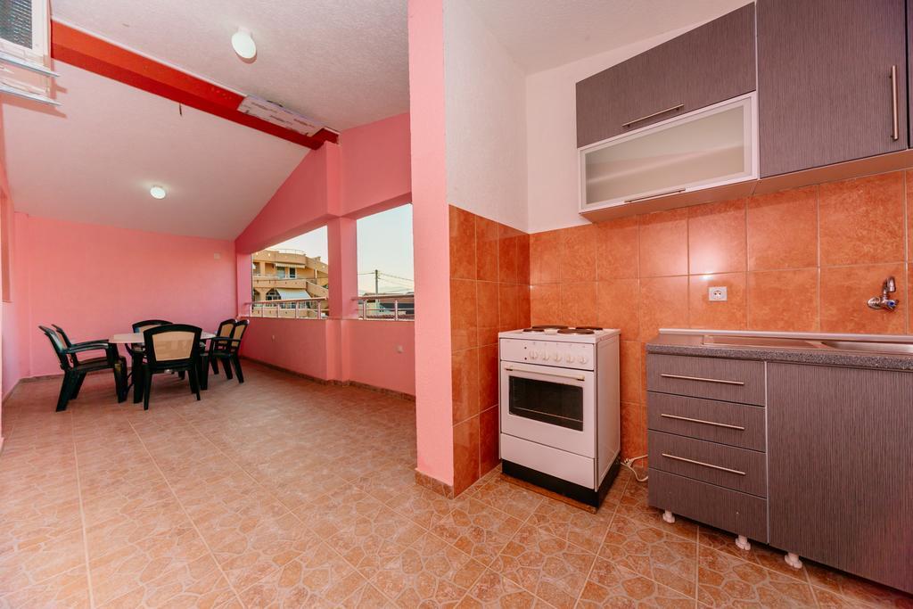 Mc Apartments Ulcinj Esterno foto