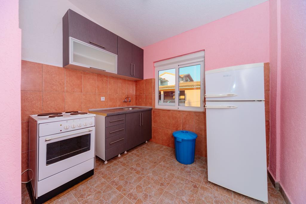 Mc Apartments Ulcinj Esterno foto