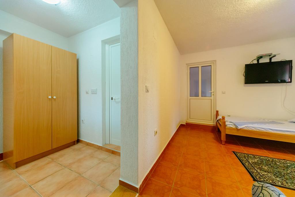 Mc Apartments Ulcinj Esterno foto