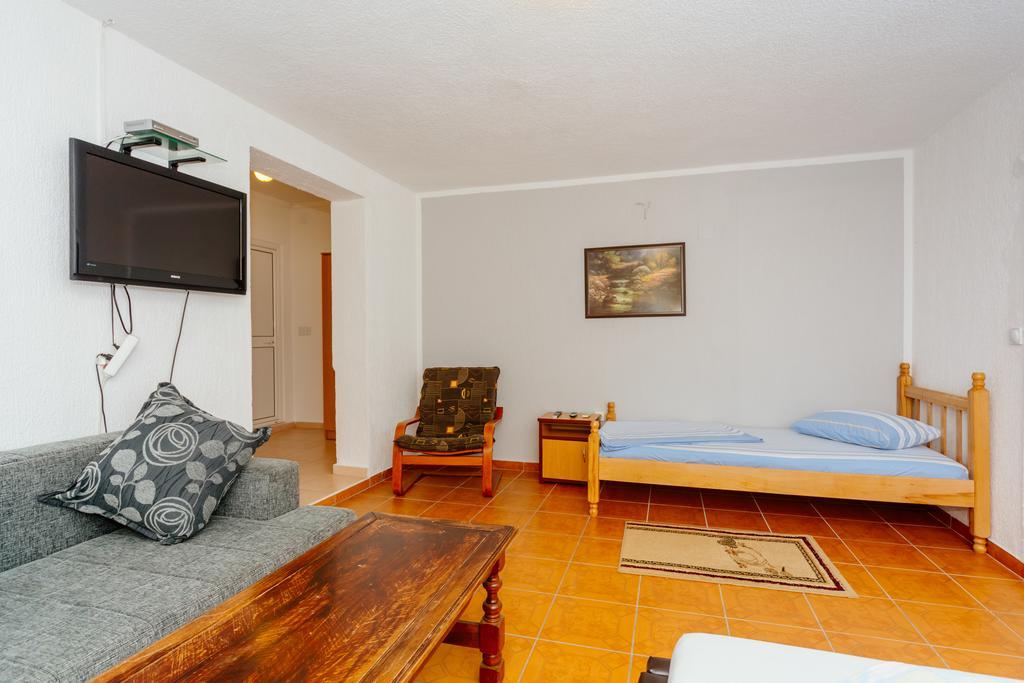Mc Apartments Ulcinj Esterno foto