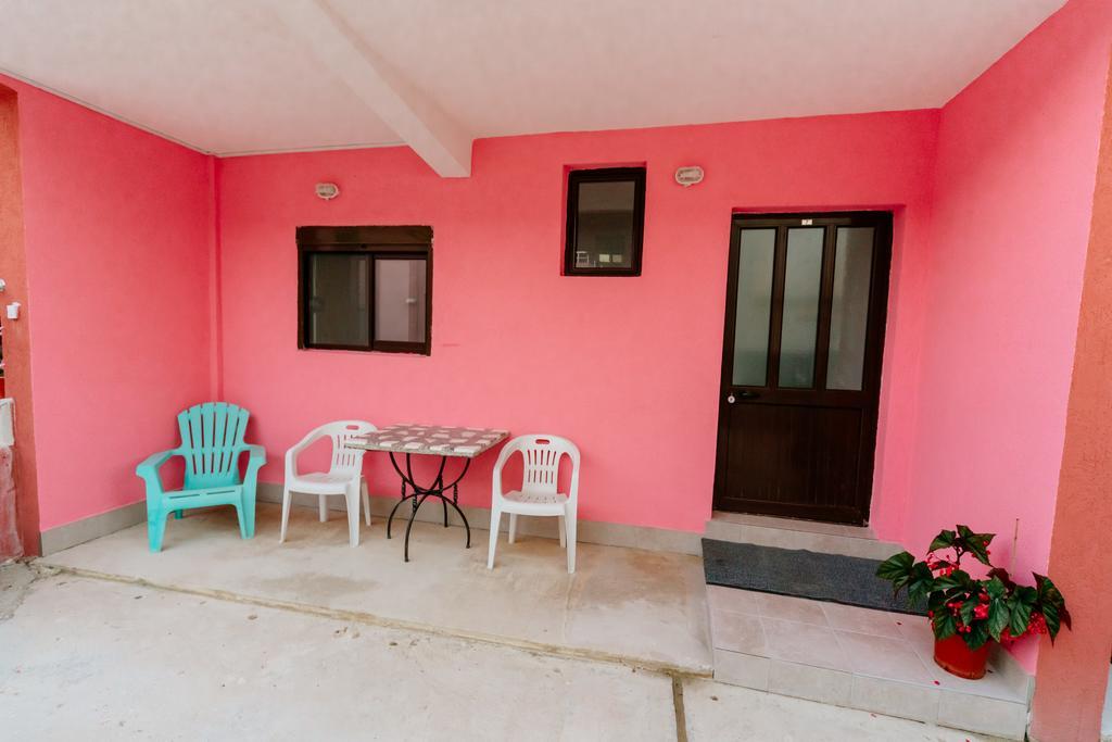 Mc Apartments Ulcinj Esterno foto