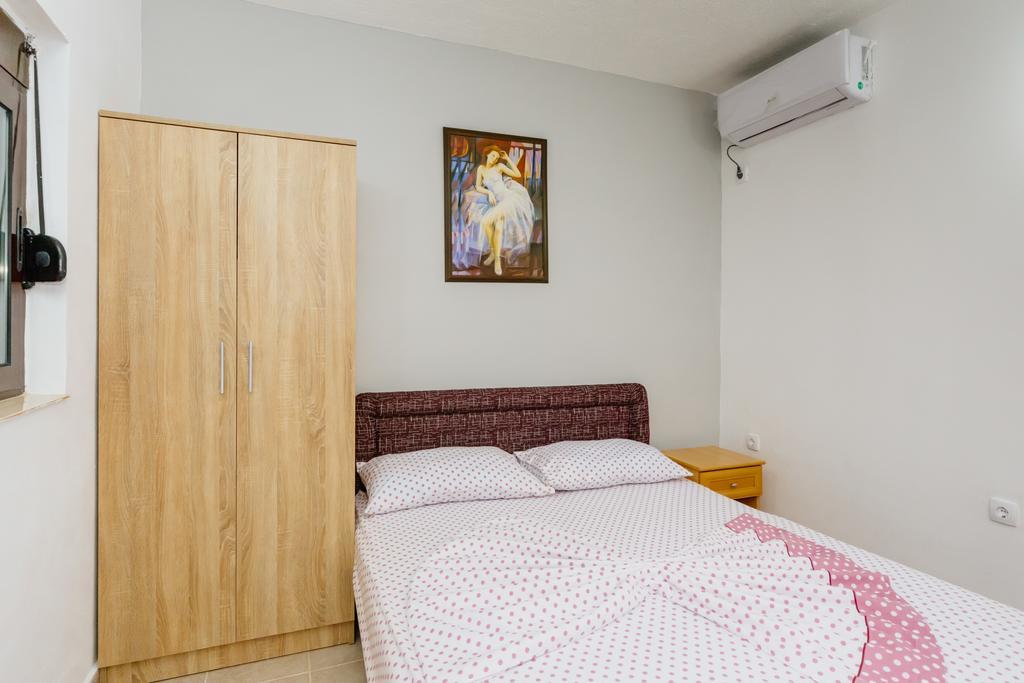Mc Apartments Ulcinj Esterno foto