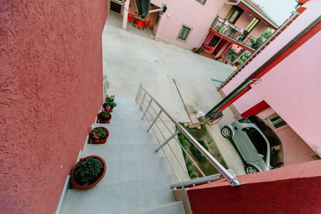 Mc Apartments Ulcinj Esterno foto
