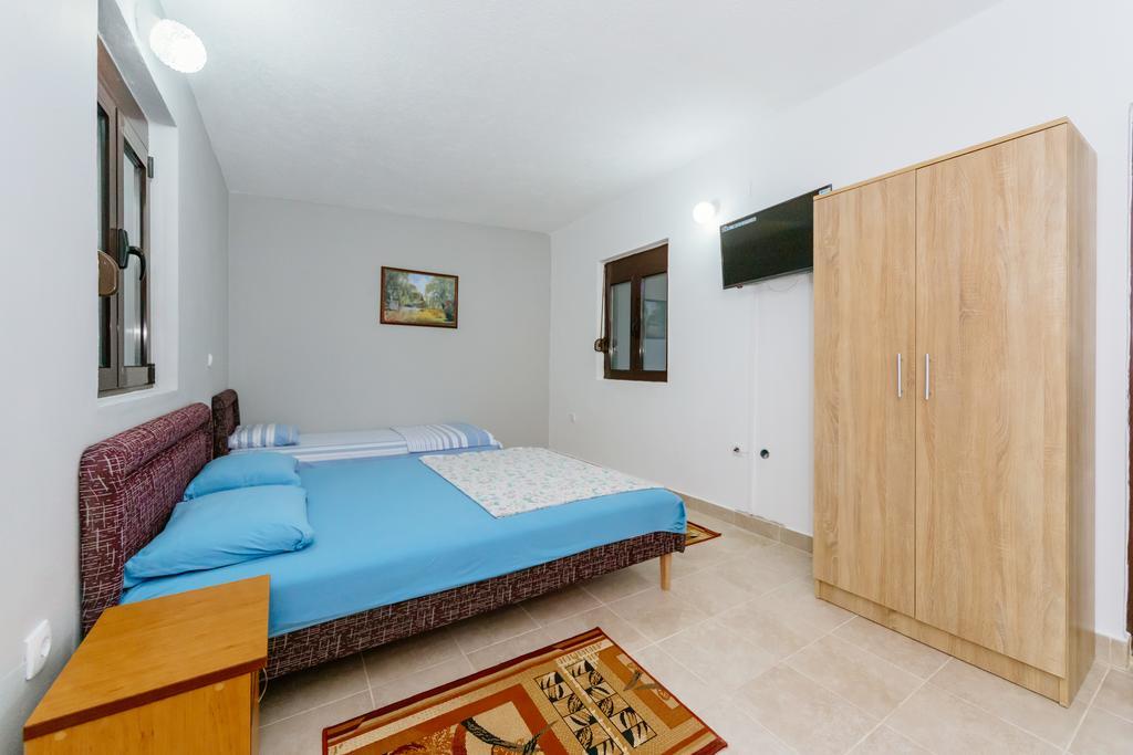 Mc Apartments Ulcinj Esterno foto